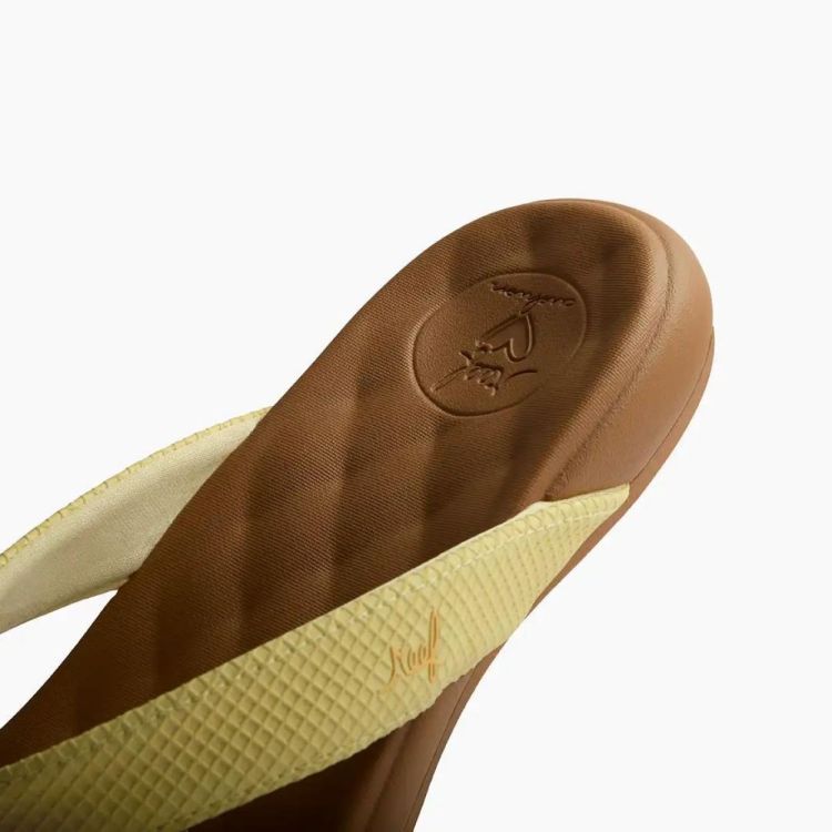 Reef CUSHION HARMONY PALE BANANA (CJ6907-51) - Bluesand New&Outlet 